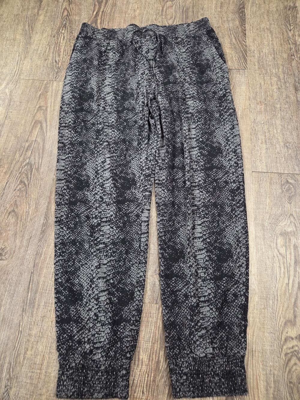 Veronica M Black Gray Made in USA Snakeskin Print Jogger Pants Size Large